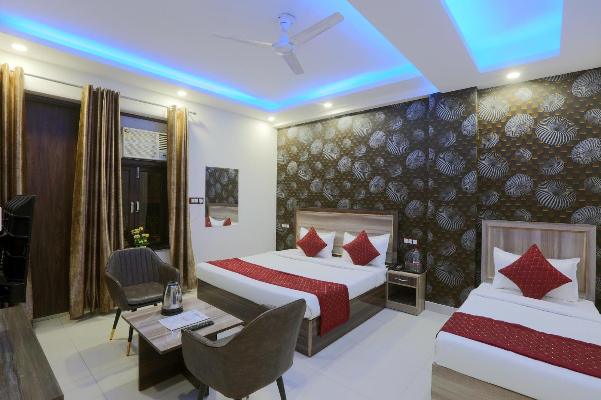 Oaks Inn Plaza Delhi Airport ニューデリー エクステリア 写真
