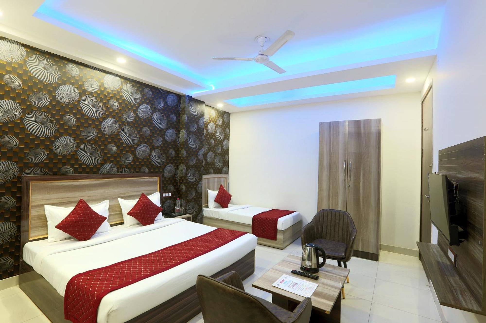 Oaks Inn Plaza Delhi Airport ニューデリー エクステリア 写真